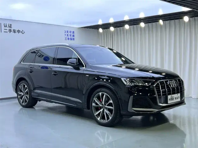 Audi Q7 — Фото автомобиля 2