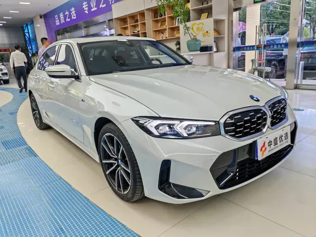 BMW 3 Series — Фото автомобиля 2