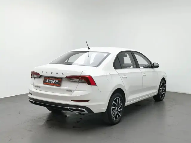 Skoda Rapid — Фото автомобиля 2