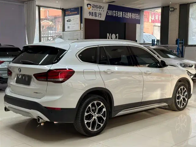 BMW X1 — Фото автомобиля 4