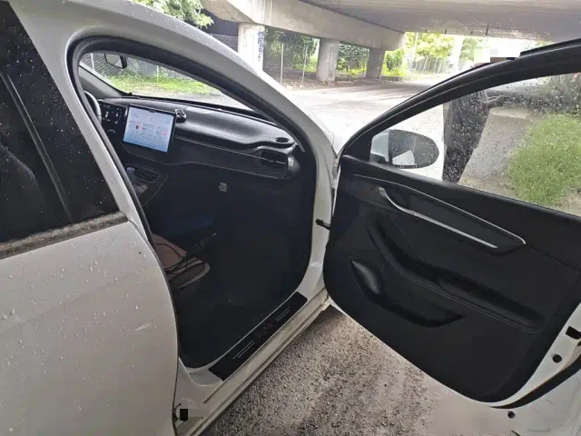 BYD Qin PLUS — Фото автомобиля 19