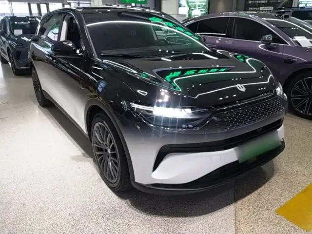 Leapmotor C11 — Фото автомобиля 3