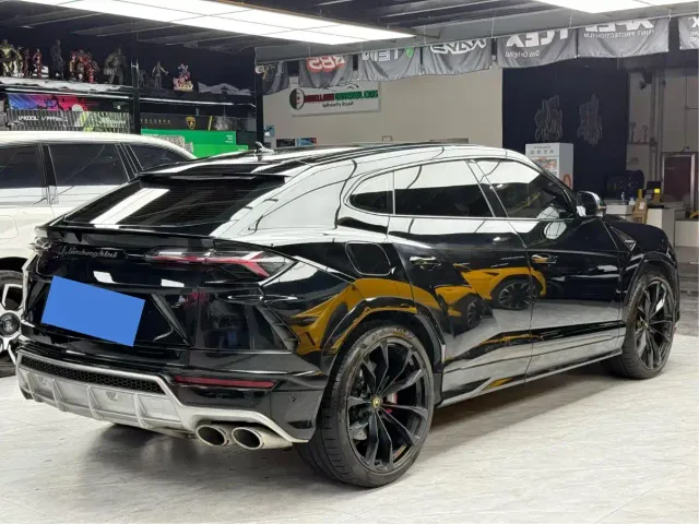 Lamborghini Urus — Фото автомобиля 3