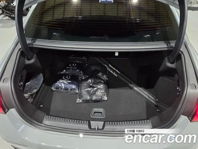 Mercedes-Benz E-Class — Фото автомобиля 15