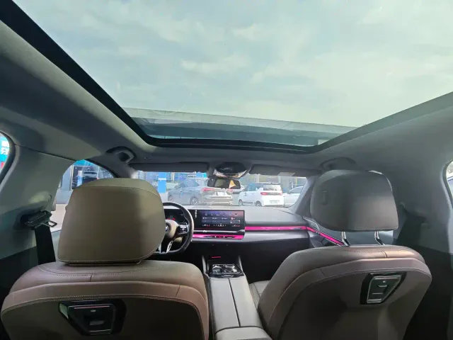 BMW 5 Series — Фото автомобиля 9