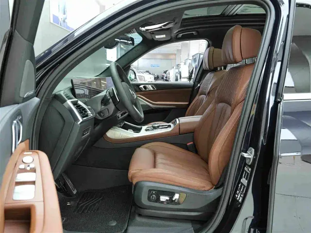 BMW X7 — Фото автомобиля 11
