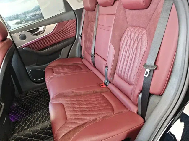Hongqi HS5 — Фото автомобиля 16