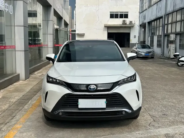 Toyota Harrier — Фото автомобиля 2