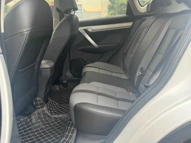 Geely Binyue — Фото автомобиля 6