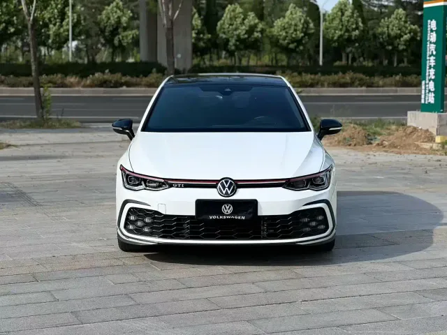 Volkswagen Golf GTI — Фото автомобиля 2
