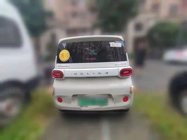 Wuling Hongguang Mini EV — Фото автомобиля 3