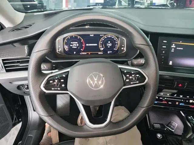 Volkswagen Passat — Фото автомобиля 10