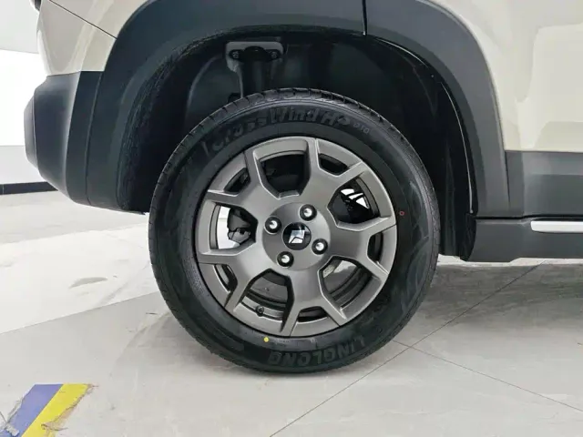 Baojun Yep Plus — Фото автомобиля 6
