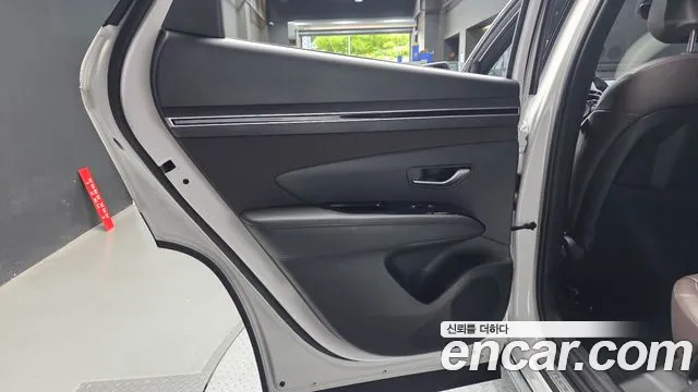 Hyundai Tucson Tucson (NX4) Дизель 2.0 2WD — Фото автомобиля 25