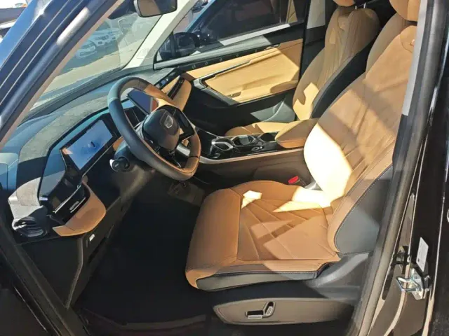 Geely Boyue L — Фото автомобиля 14
