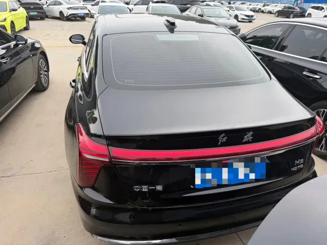 Hongqi H5 — Фото автомобиля 16