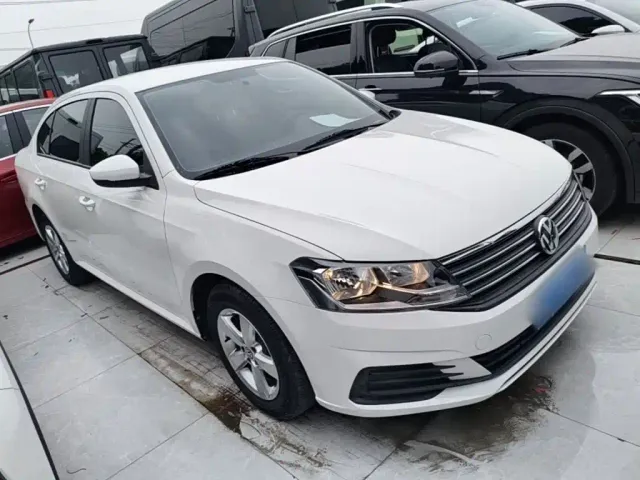 Volkswagen Lavida — Фото автомобиля 3