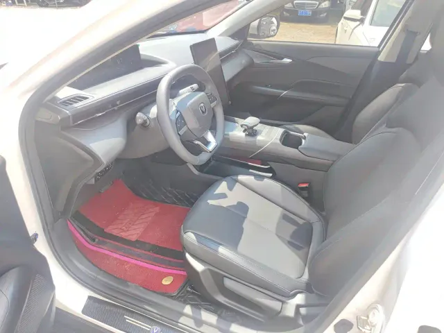 Changan Eado — Фото автомобиля 4