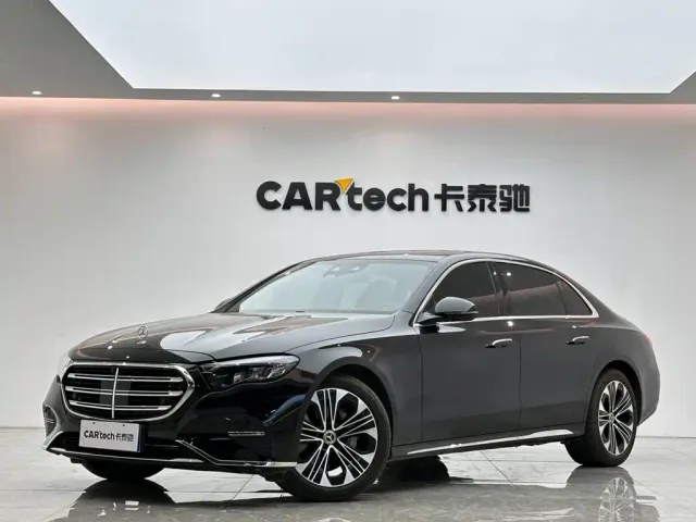 Фотография автомобиля — Mercedes-Benz E-Class
