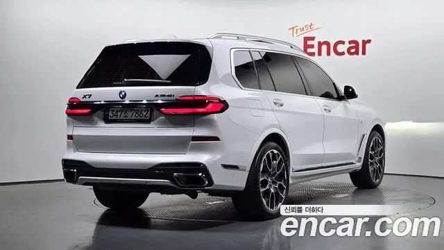 BMW X7 — Фото автомобиля 2