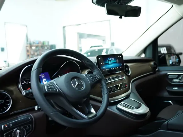 Mercedes-Benz V-Class — Фото автомобиля 9