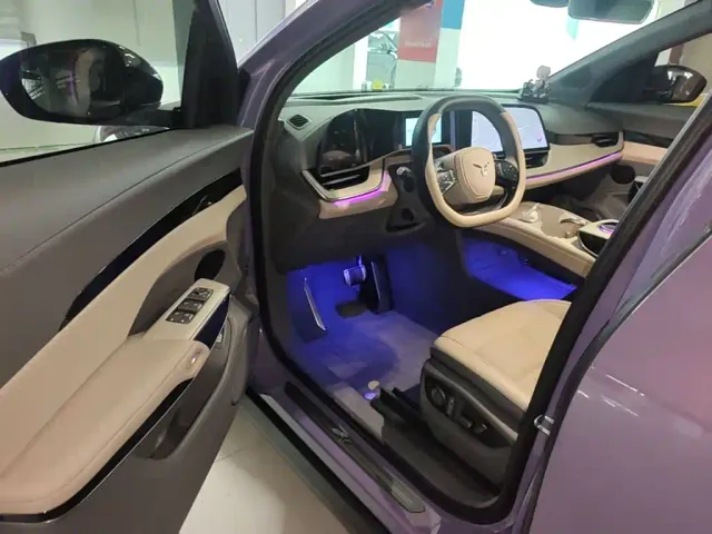 Hongqi Tian Gong 08 — Фото автомобиля 15