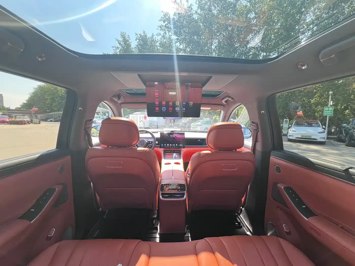 AITO Wenjie AITO M7 2026 Extended Range Max AWD 5-seater — Фото автомобиля 25