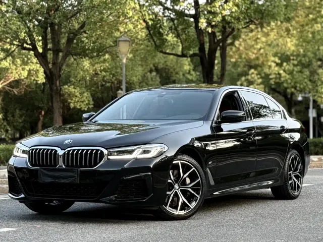 Фотография автомобиля — BMW 5 Series
