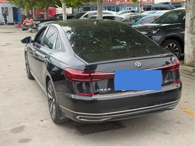 Volkswagen Passat — Фото автомобиля 4