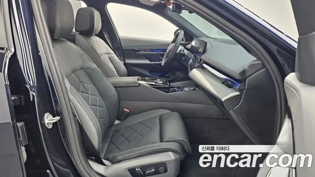 BMW 5-Series 5 серия (G60) 530i xDrive M Sport — Фото автомобиля 10