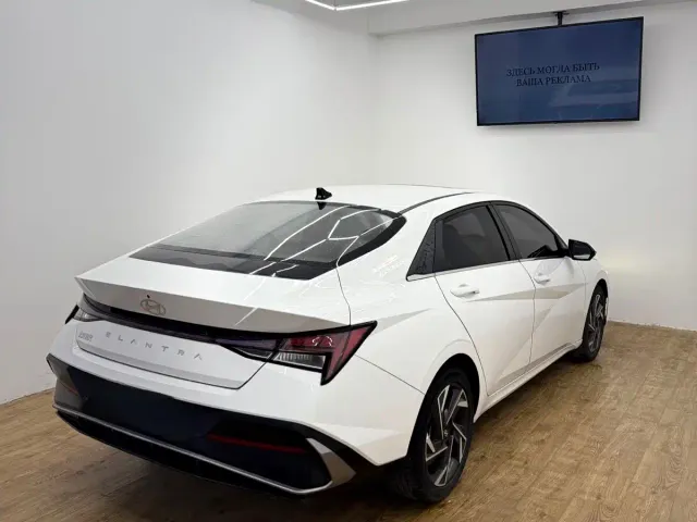 Hyundai Elantra — Фото автомобиля 6