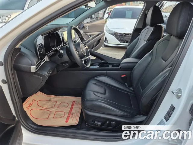 Hyundai AVANTE Avante (CN7) — Фото автомобиля 9