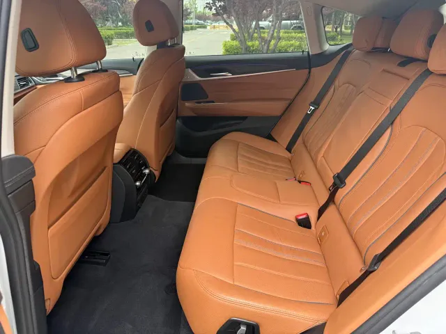 BMW 6 Series Gran Turismo — Фото автомобиля 7