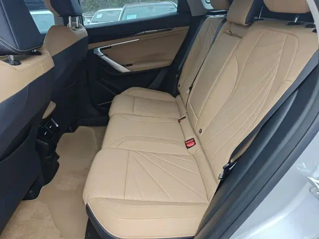 Geely Boyue L — Фото автомобиля 16