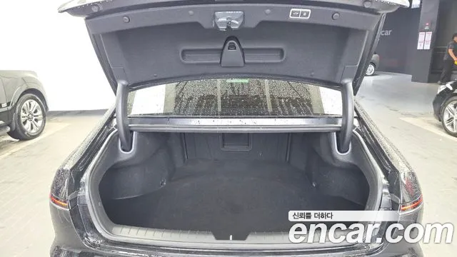 Hyundai Grandeur Grandeur (GN7) 2.5 Бензин 2WD — Фото автомобиля 19