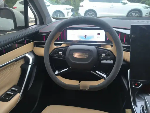Geely Boyue L — Фото автомобиля 11