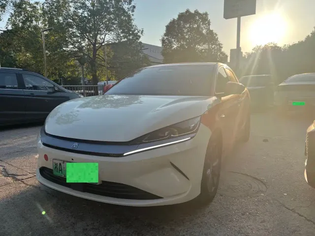 Фотография автомобиля — BYD Qin L