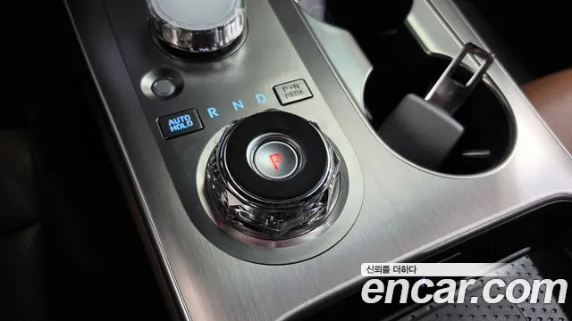 Genesis GV70 — Фото автомобиля 12