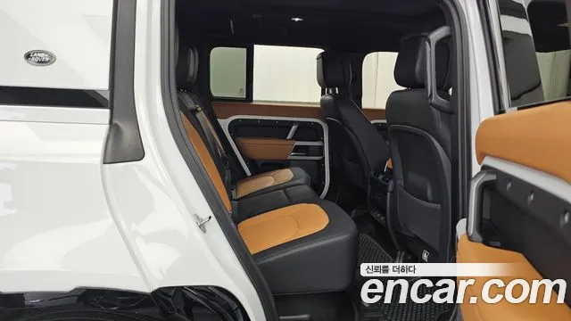 Land Rover Defender — Фото автомобиля 17