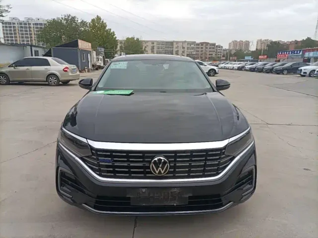 Volkswagen Passat — Фото автомобиля 2