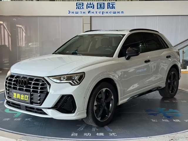 Фотография автомобиля — Audi Q3