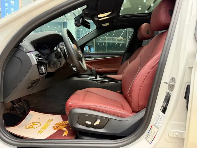 BMW 5 Series — Фото автомобиля 4