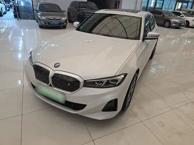 Фотография автомобиля — BMW i3