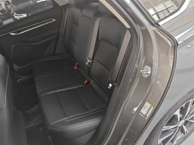 Geely Emgrand — Фото автомобиля 16