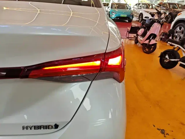 Toyota Avalon — Фото автомобиля 7