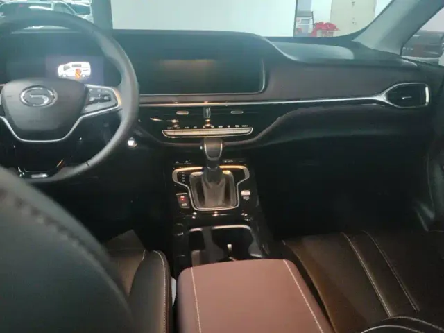GAC Trumpchi M6 — Фото автомобиля 16