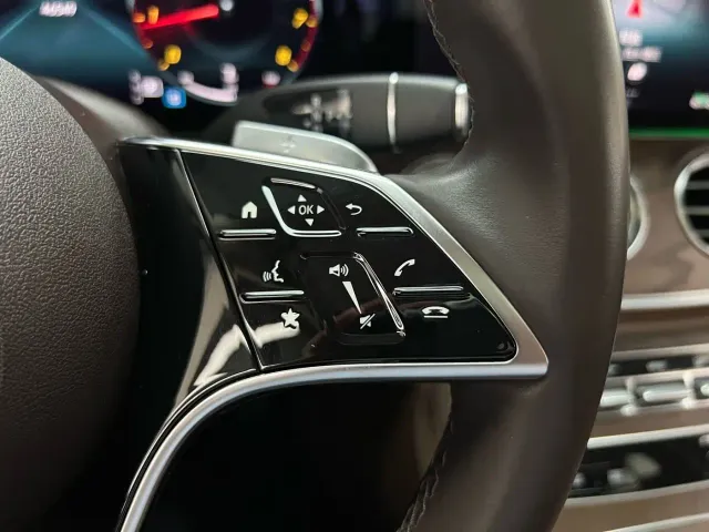 Mercedes-Benz E-Class — Фото автомобиля 25