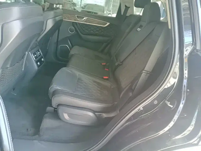 Hongqi HS7 — Фото автомобиля 16