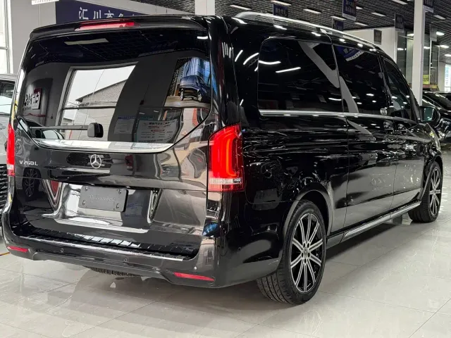 Mercedes-Benz V-Class — Фото автомобиля 16