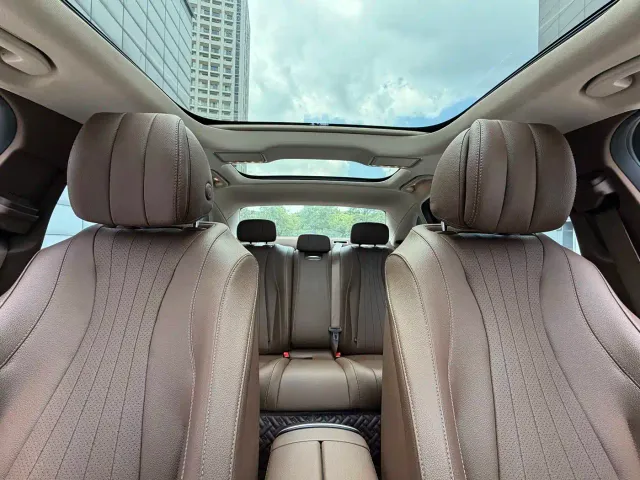 Mercedes-Benz E-Class — Фото автомобиля 12